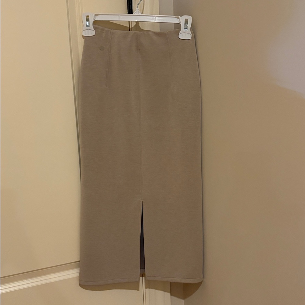 Lululemon size 0 softstreme material skirt, mid length - Picture 2 of 5